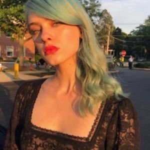 Meet your Posher, Cara